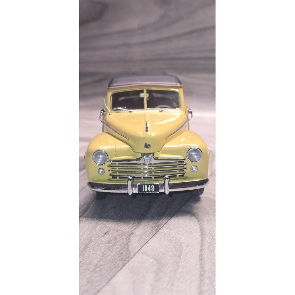 Danbury Mint, 1948 Ford Sportsman Convertible, 1:24 Diecast